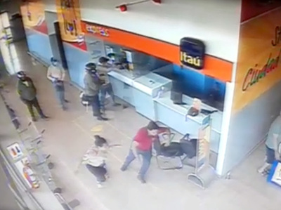 Violentos motochorros asaltan boca de cobranzas y roban unos G. 20 millones