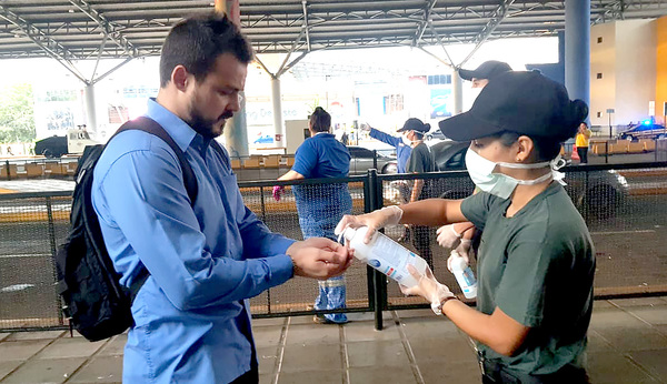 El control sanitario en la frontera impidió acceso de extranjeros al país