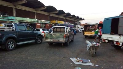 El Abasto sigue funcionando con limitación de acceso de personas