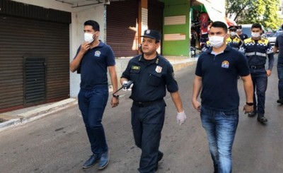 Comitiva municipal controla aglomeraciones en el Mercado de Abasto