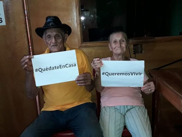 “Queremos vivir": el pedido de dos abuelitos para que la gente se quede en su casa - Nacionales - ABC Color