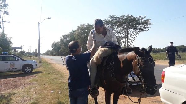 Retén de control y recomendación sanitaria en Puerto Antequera - Nacionales - ABC Color