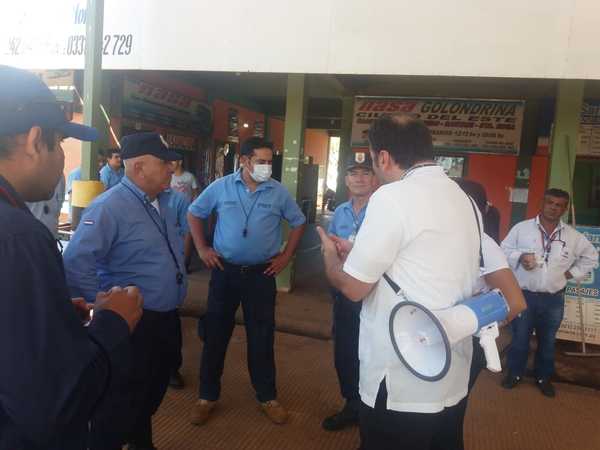 Coronavirus: realizan trabajos persuasivos en mercado y terminal de ómnibus | Radio Regional 660 AM