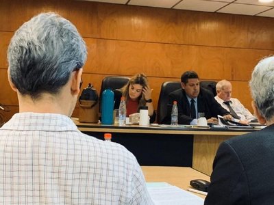 Corte sumaria a juez que habría dormido durante juicio