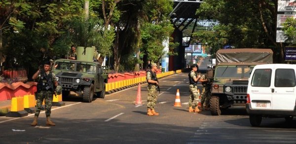 PARAGUAY RECHAZA INGRESO DE CASI 2.000 EXTRANJEROS EN PRIMER DÍA DE CIERRE DE FRONTERAS
