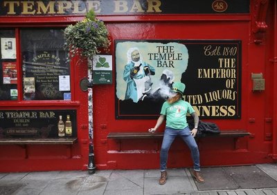 Suspenden festejos de San Patricio en Irlanda, RU y EEUU por coronavirus
