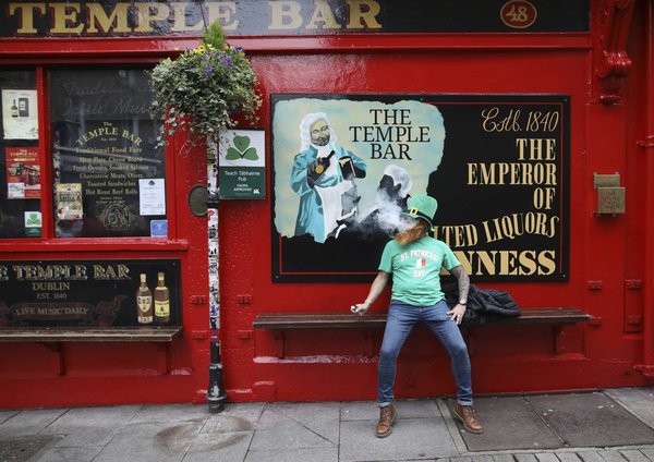 Suspenden festejos de San Patricio en Irlanda, RU y EEUU por coronavirus