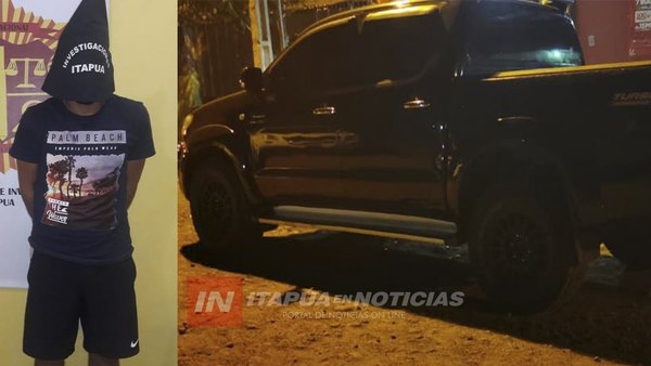 POLICÍA DETIENE A UN HOMBRE POR EVADIR CONTROL Y HUIR
