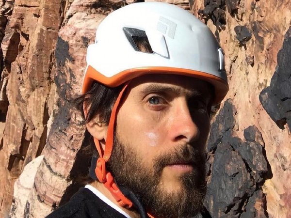 Jared Leto se acaba de enterar de la pandemia del coronavirus