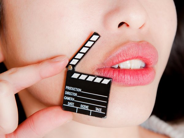 Suspenden grabaciones en la industria pornográfica por brote de coronavirus