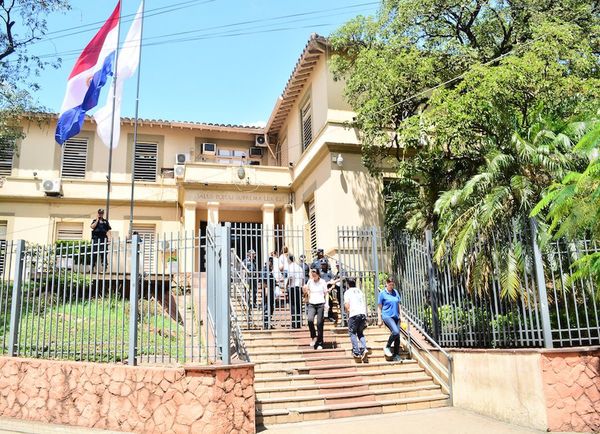 Asociación de Enfermería y Gremios lanzan comunicado