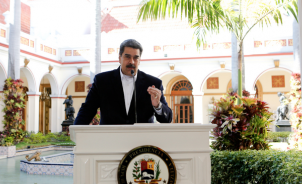 HOY / Maduro pide prestado a los que califica como "sicarios del mundo"