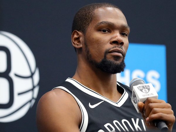 Durant, uno de los cuatro jugadores de Nets que dan positivo al coronavirus