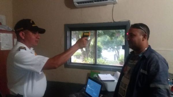 Marina inspeccionó temperatura de navegantes - Nacionales - ABC Color