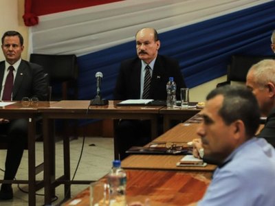 Militares despliegan patrullaje  y hablan de guerra contra el virus