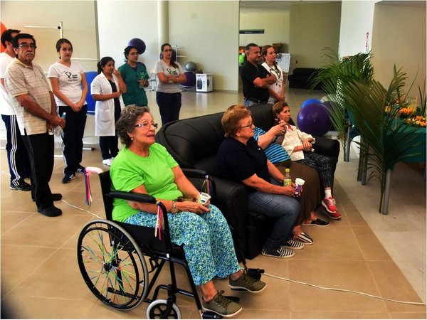 IPS suspende servicios en residencia geriátrica y pide retirar a adultos