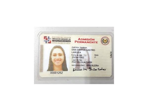 Mujer intentó ingresar al país con documento falsificado