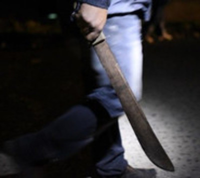 Mujer fue atacada con un machete, presuntamente por su pareja - Paraguay.com