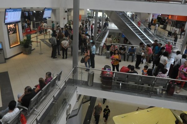 Controles en aeropuertos son los más estrictos, aseguran