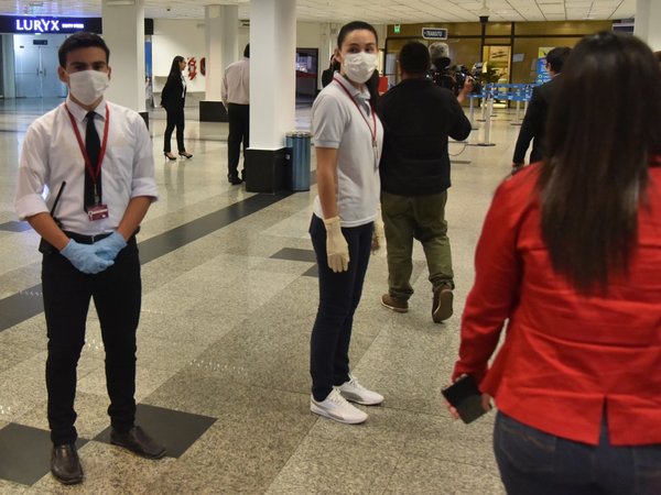 Covid-19: Dinac registra 30% menos de pasajeros en aeropuertos y garantiza controles