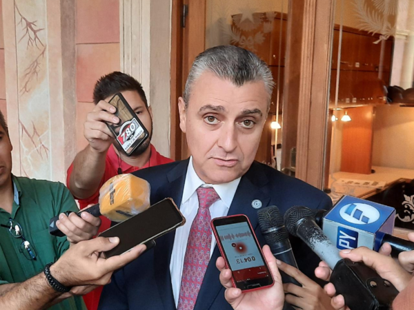 Médico lamenta el ejemplo que da el ministro Villamayor