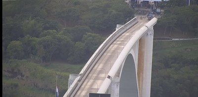 Puente de la Amistad, cerrado al paso de personas
