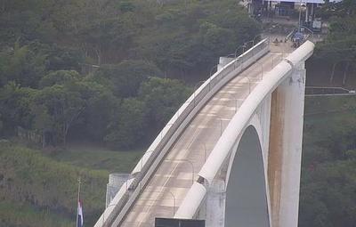 Puente de la Amistad, cerrado al paso de personas