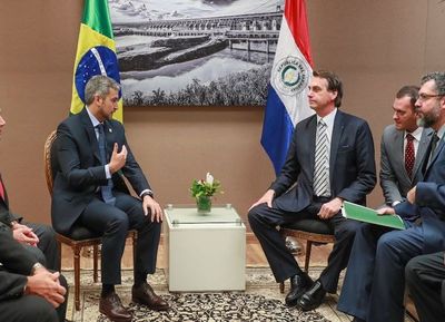 Bolsonaro habló con Abdo sobre frontera entre Pedro Juan y Ponta Porá