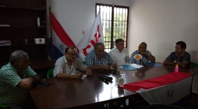 Denuncian 300 despidos injustificados y piden al Estado un "salario de emergencia"