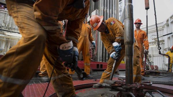 El petróleo de Texas se desploma 24,4 % en tercera peor caída de la historia » Ñanduti