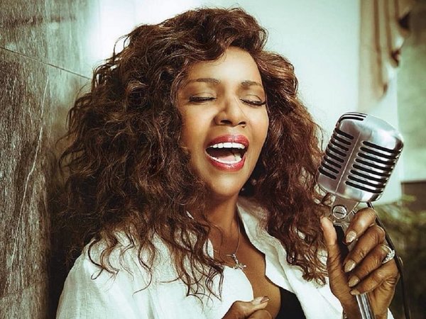Gloria Gaynor lanza desafío para combatir el coronavirus