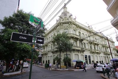 Recortarán gastos adicionales para destinar a Salud