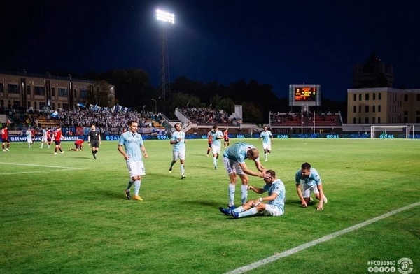 HOY / Inmune al coronavirus, la liga de fútbol arranca en Bielorrusia