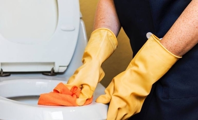 HOY / Rociar lavandina cada vez que infectado usa el baño, insiste Salud Pública