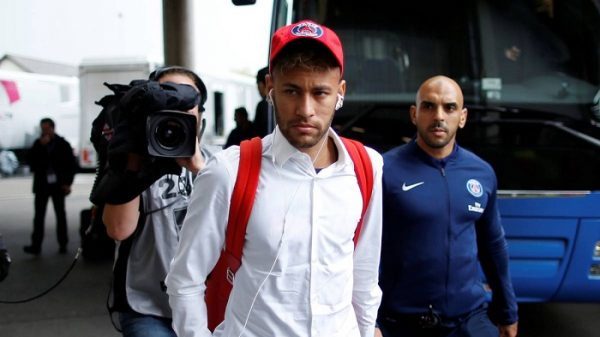 Neymar se marchó a Brasil y no podrá regresar a Francia