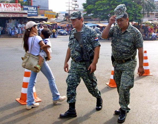 Piden a militares que respeten los derechos humanos durante restricciones