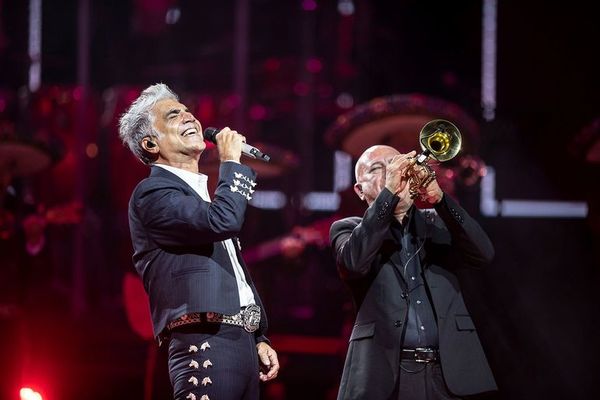 Gloria Trevi, Lucero y Alejandro Fernández invitan a combatir el COVID-19 - Gente - ABC Color