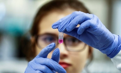 HOY / Industria farmacéutica: No habrá vacuna para coronavirus antes de 12-18 meses