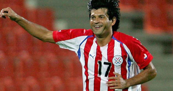 El segundo máximo goleador de la Albirroja, cumple 49 años
