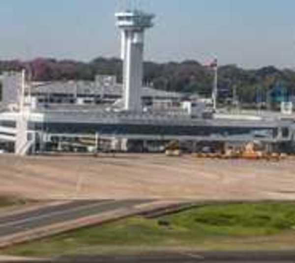 Aerolíneas cancelan operaciones - Paraguay.com