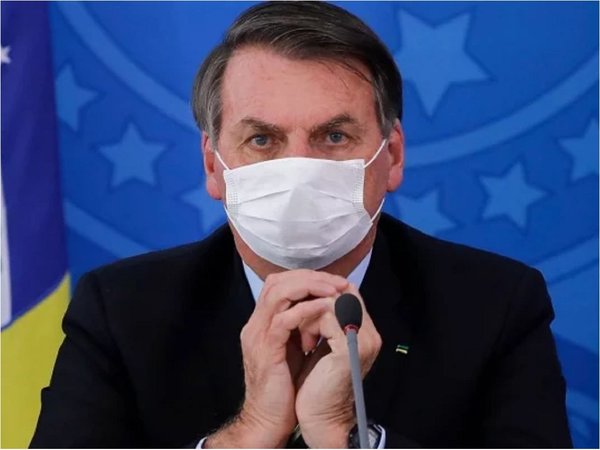 Bolsonaro dice estar preocupado con coronavirus, pero no desea generar pánico