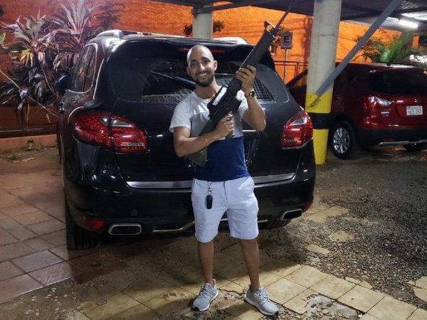 Amenazaba a su pareja con cortarle las piernas y la mantenía encerrada con su bebé