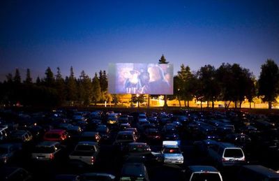 Aislados frente a la gran pantalla: ¿el resurgir del autocine? - Espectáculos - ABC Color
