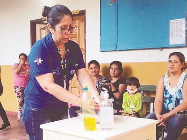 "No me abraces, por favor", pidió una enfermera a su hija