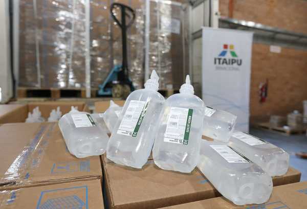 Itaipu entrega de 19.500 unidades de sueros al Parque Sanitario de Salud | .::Agencia IP::.