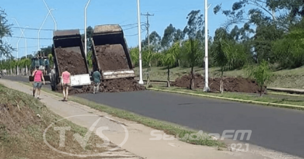 Un municipio entrerriano volcó tierra en la calle para bloquear sus accesos