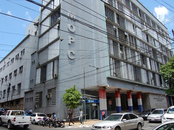 Covid-19: ante sospecha de caso aparente, edificio del MOPC bloqueado por unas horas