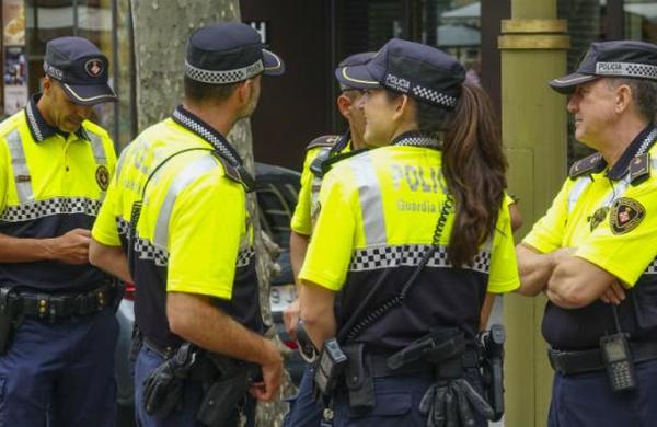 Mujer escupió a 8 guardias civiles en España y luego dio positivo en test de coronavirus - C9N