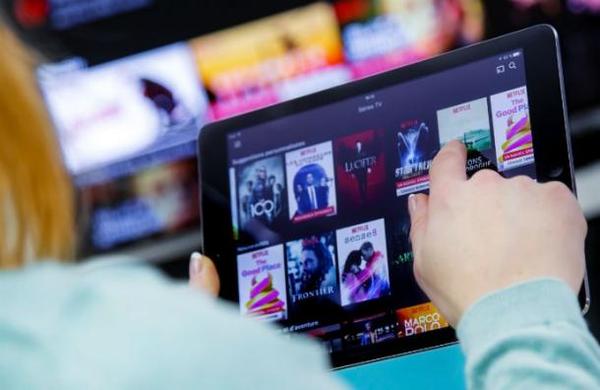La UE pide a Netflix que baje su calidad por riesgo de colapso por demanda por el covid-19 - C9N