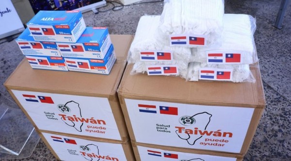 Taiwán dona 1 millón de tapabocas y 100 mil gorros para médicos de nuestro país